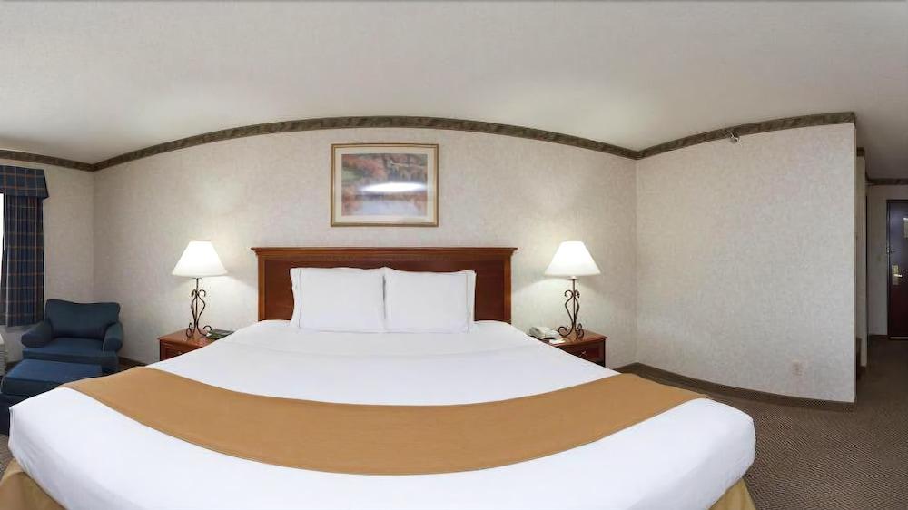 Holiday Inn Express & Suites Wadsworth By Ihg Extérieur photo
