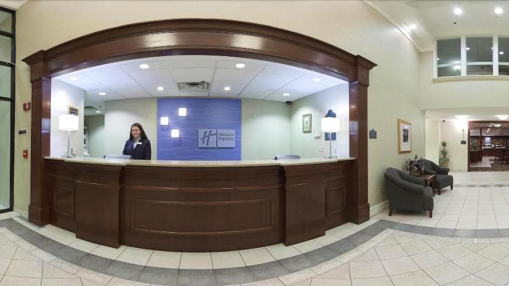 Holiday Inn Express & Suites Wadsworth By Ihg Extérieur photo