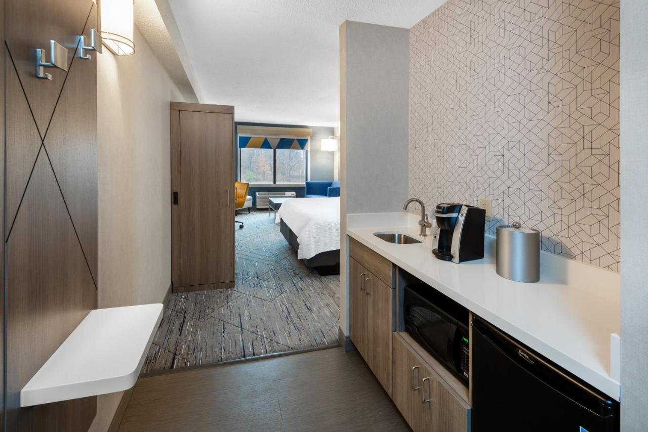 Holiday Inn Express & Suites Wadsworth By Ihg Extérieur photo