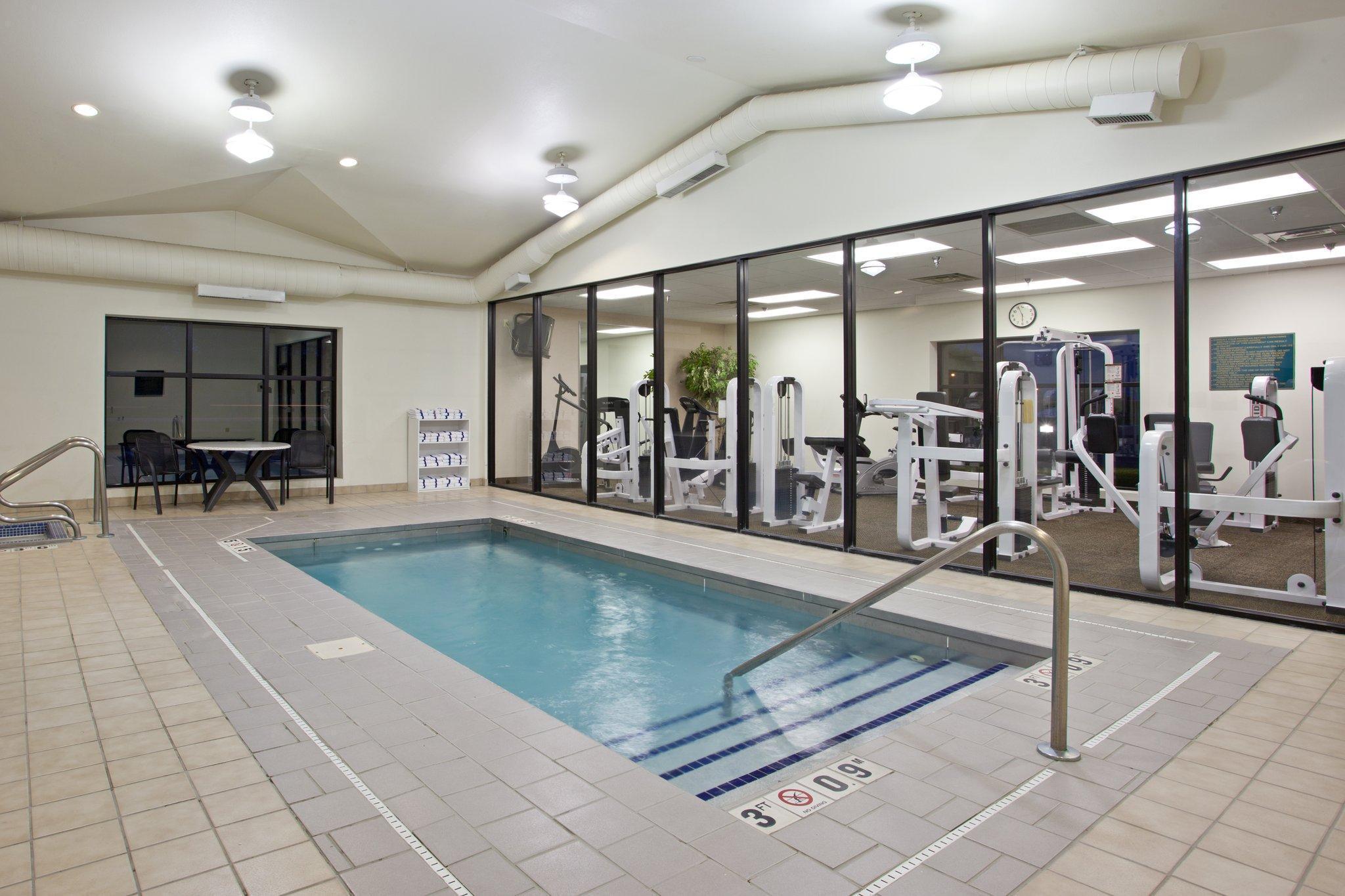 Holiday Inn Express & Suites Wadsworth By Ihg Extérieur photo