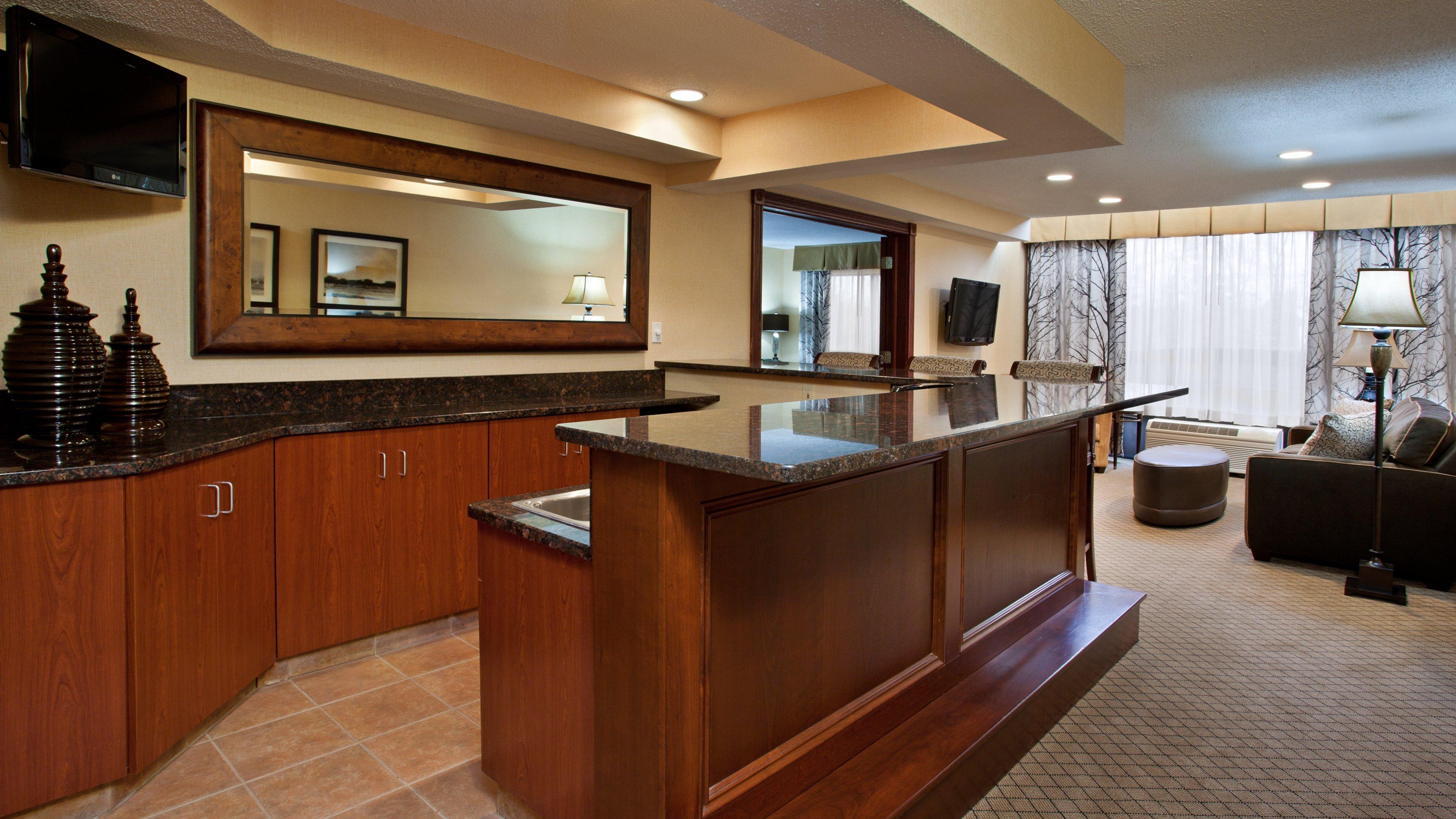 Holiday Inn Express & Suites Wadsworth By Ihg Extérieur photo