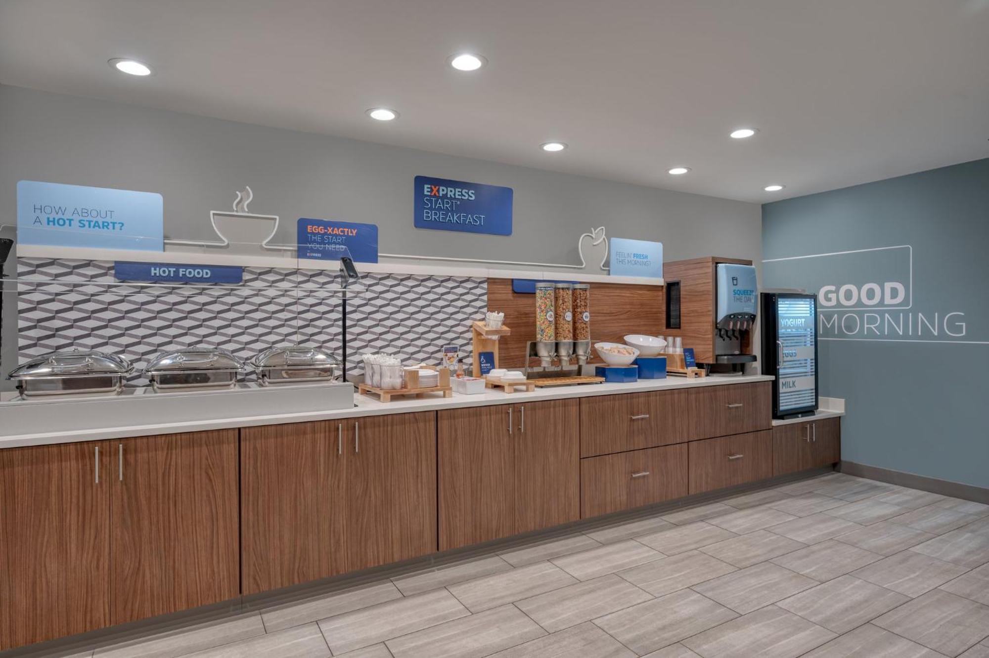 Holiday Inn Express & Suites Wadsworth By Ihg Extérieur photo