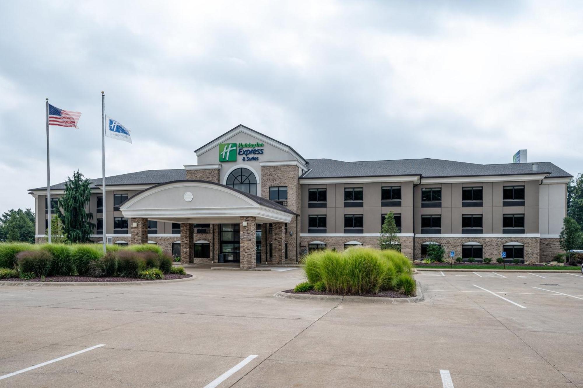 Holiday Inn Express & Suites Wadsworth By Ihg Extérieur photo
