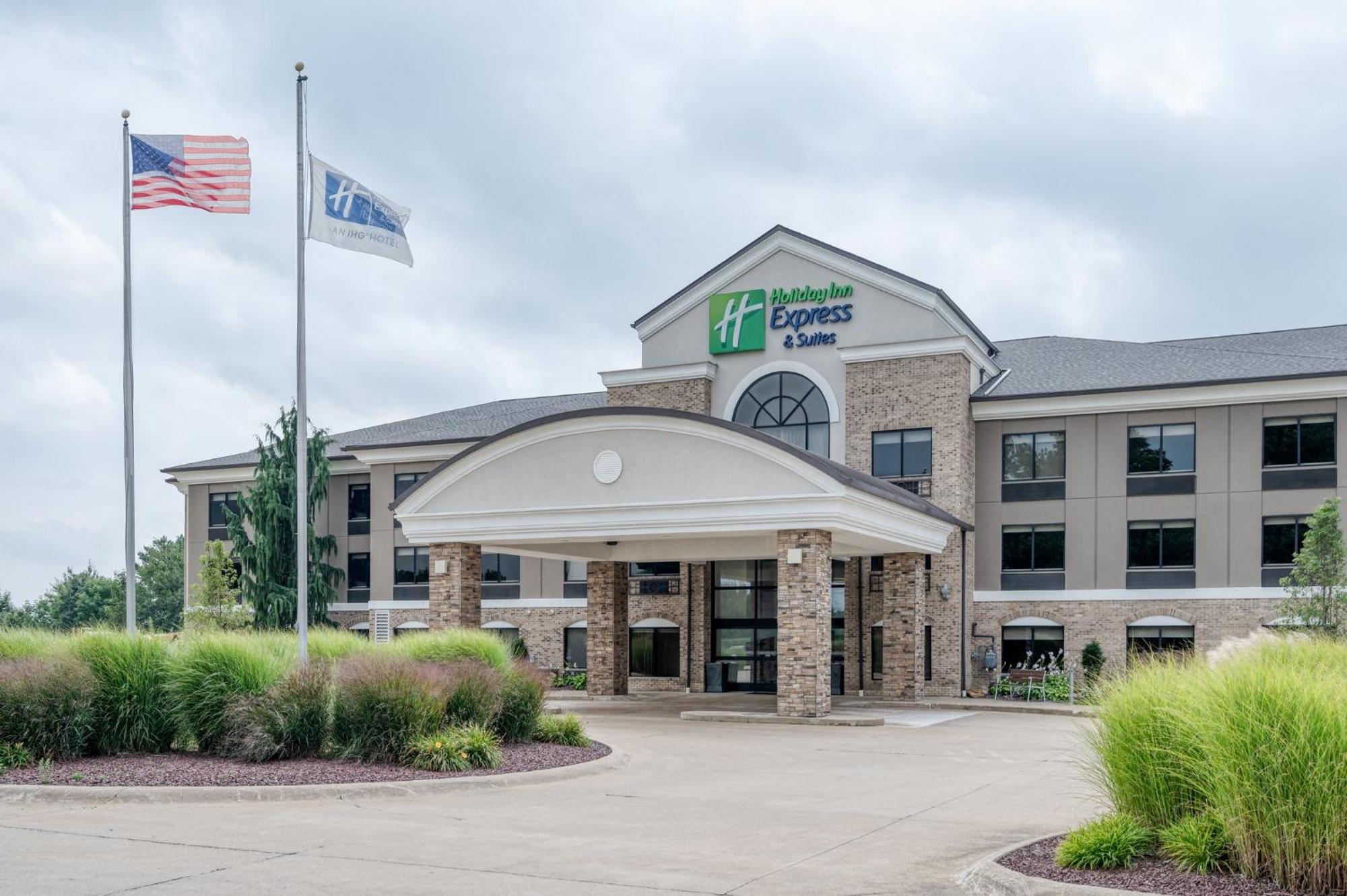Holiday Inn Express & Suites Wadsworth By Ihg Extérieur photo