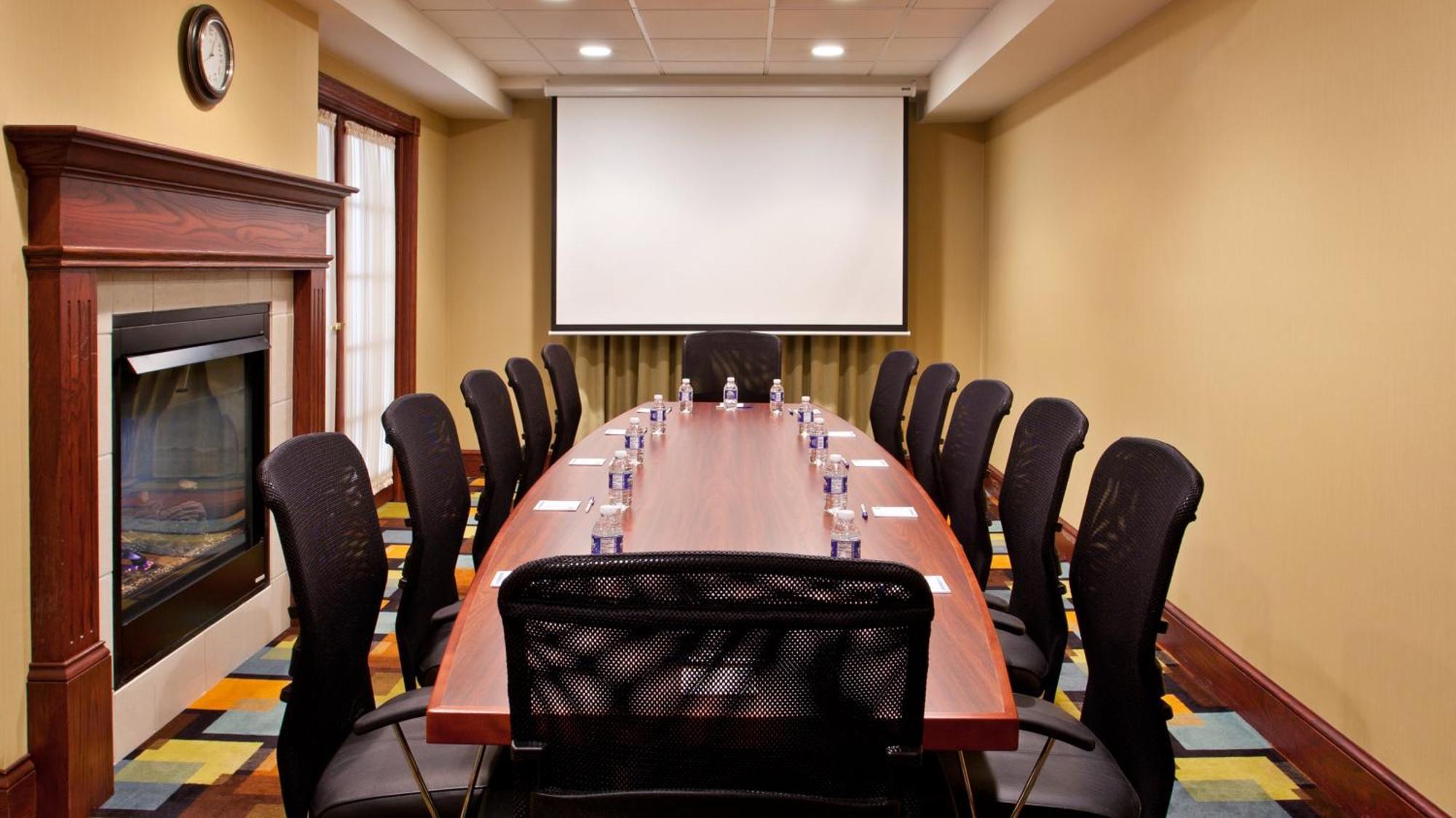 Holiday Inn Express & Suites Wadsworth By Ihg Extérieur photo