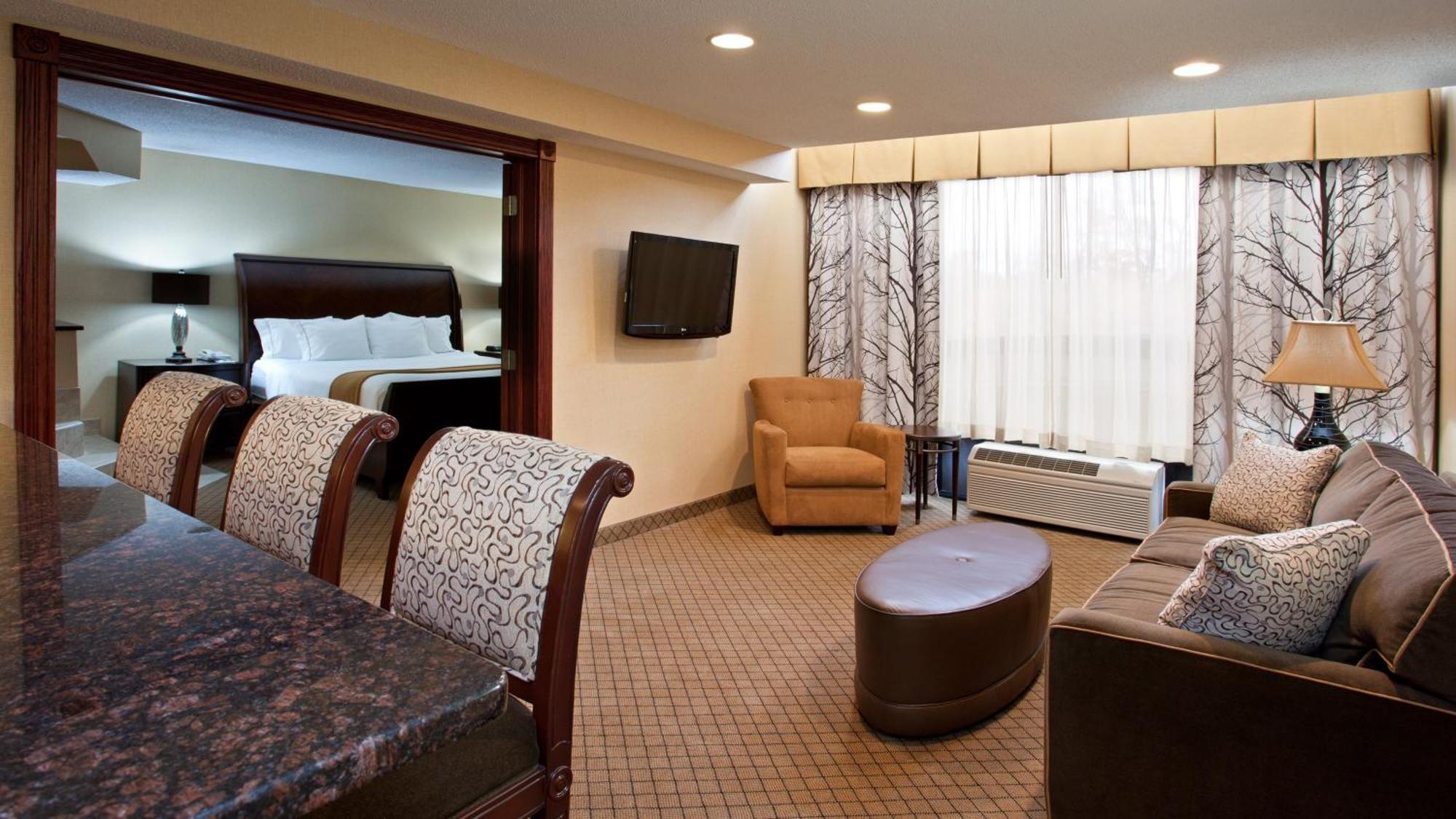 Holiday Inn Express & Suites Wadsworth By Ihg Extérieur photo