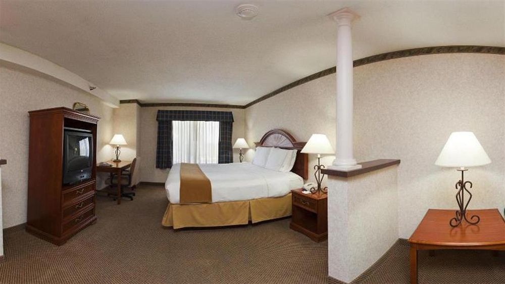Holiday Inn Express & Suites Wadsworth By Ihg Extérieur photo