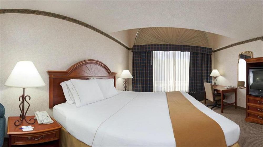Holiday Inn Express & Suites Wadsworth By Ihg Extérieur photo